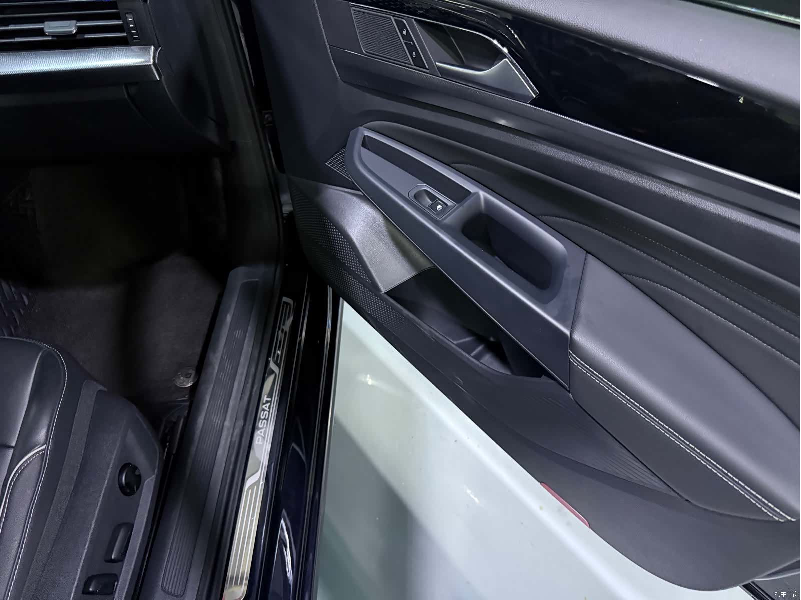 Volkswagen Passat, 2023 11