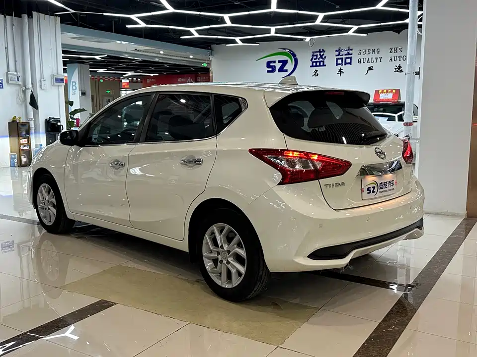 Nissan TIIDA
