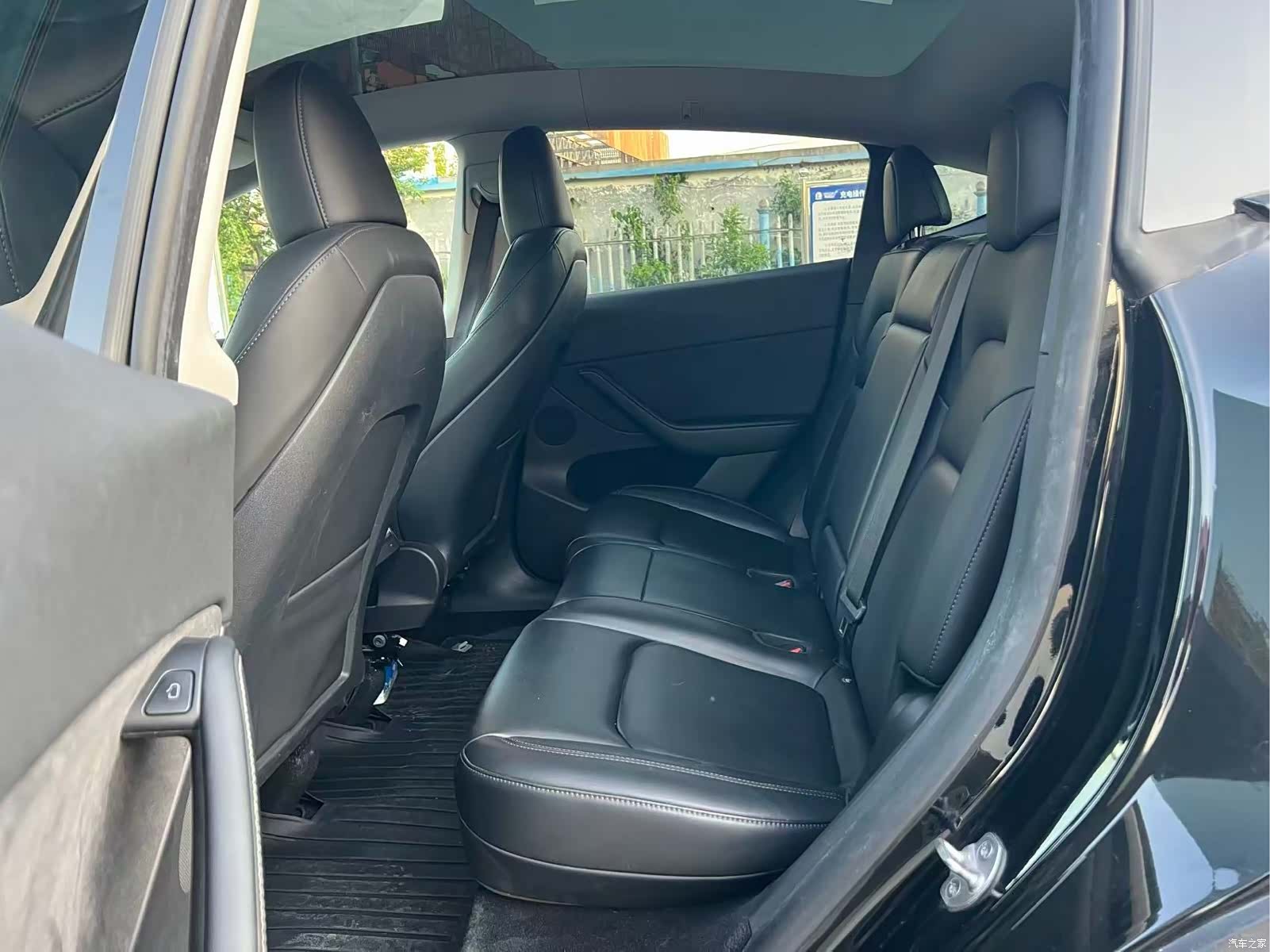 Tesla Model Y, 2023 все фото