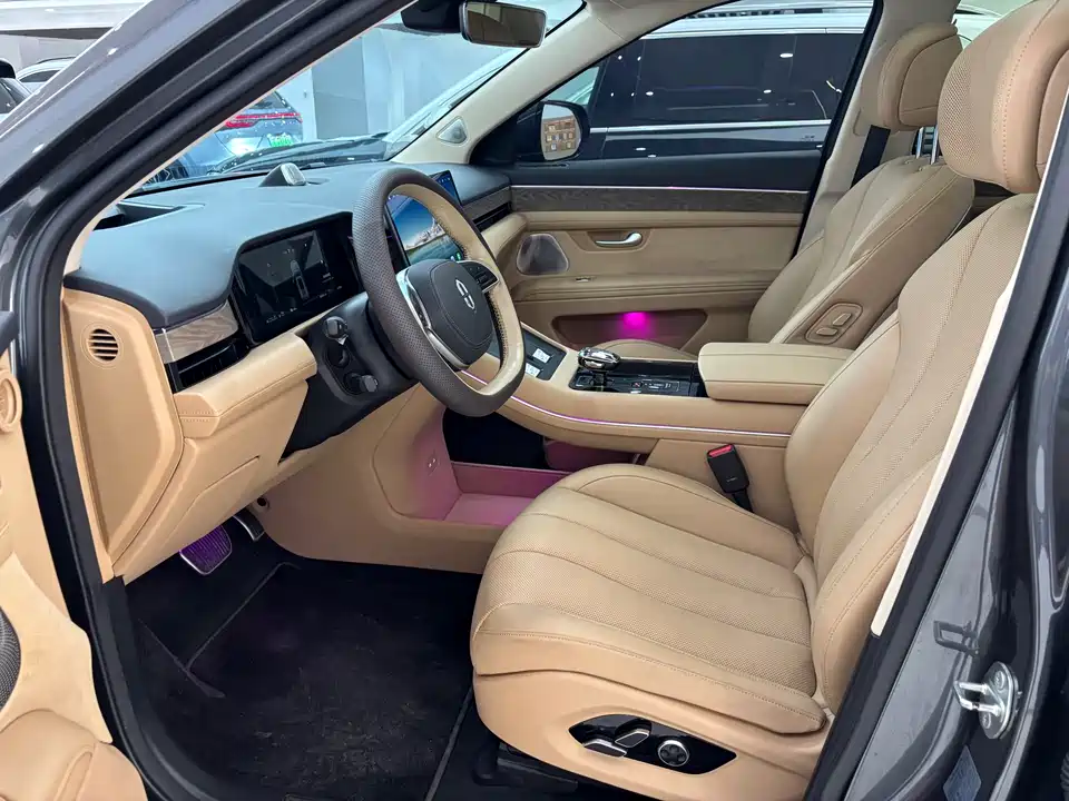 AITO Ask the world M7