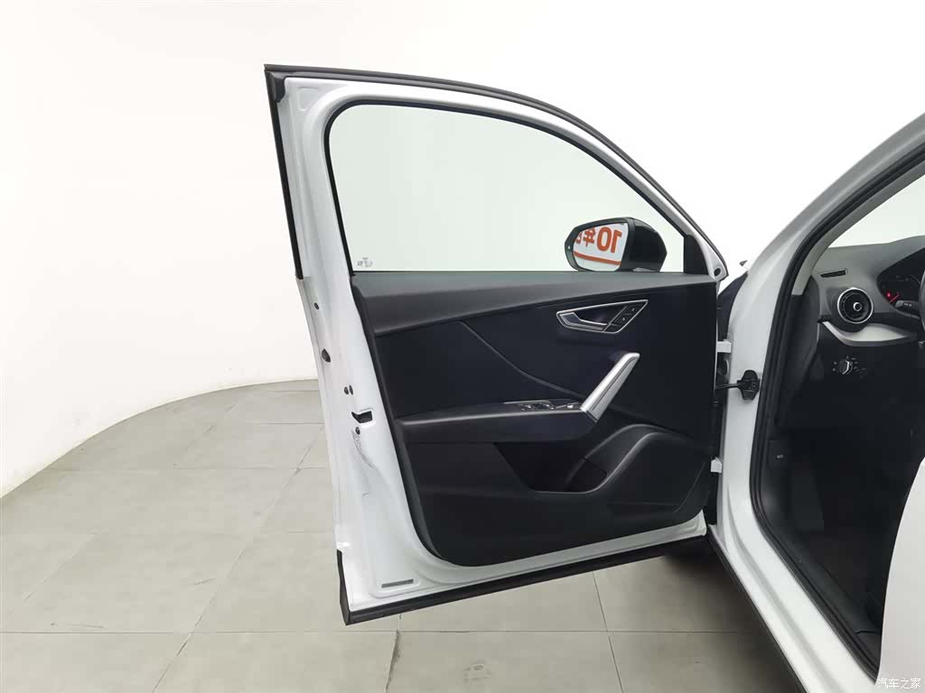 Audi Q2L, 2021 8