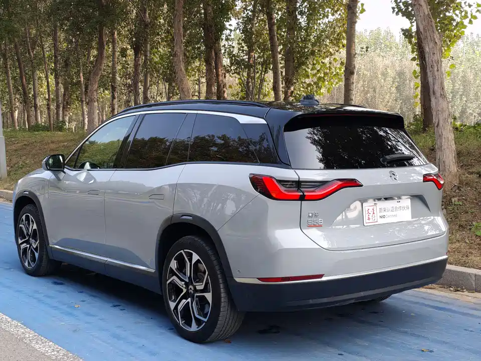 NIO ES8