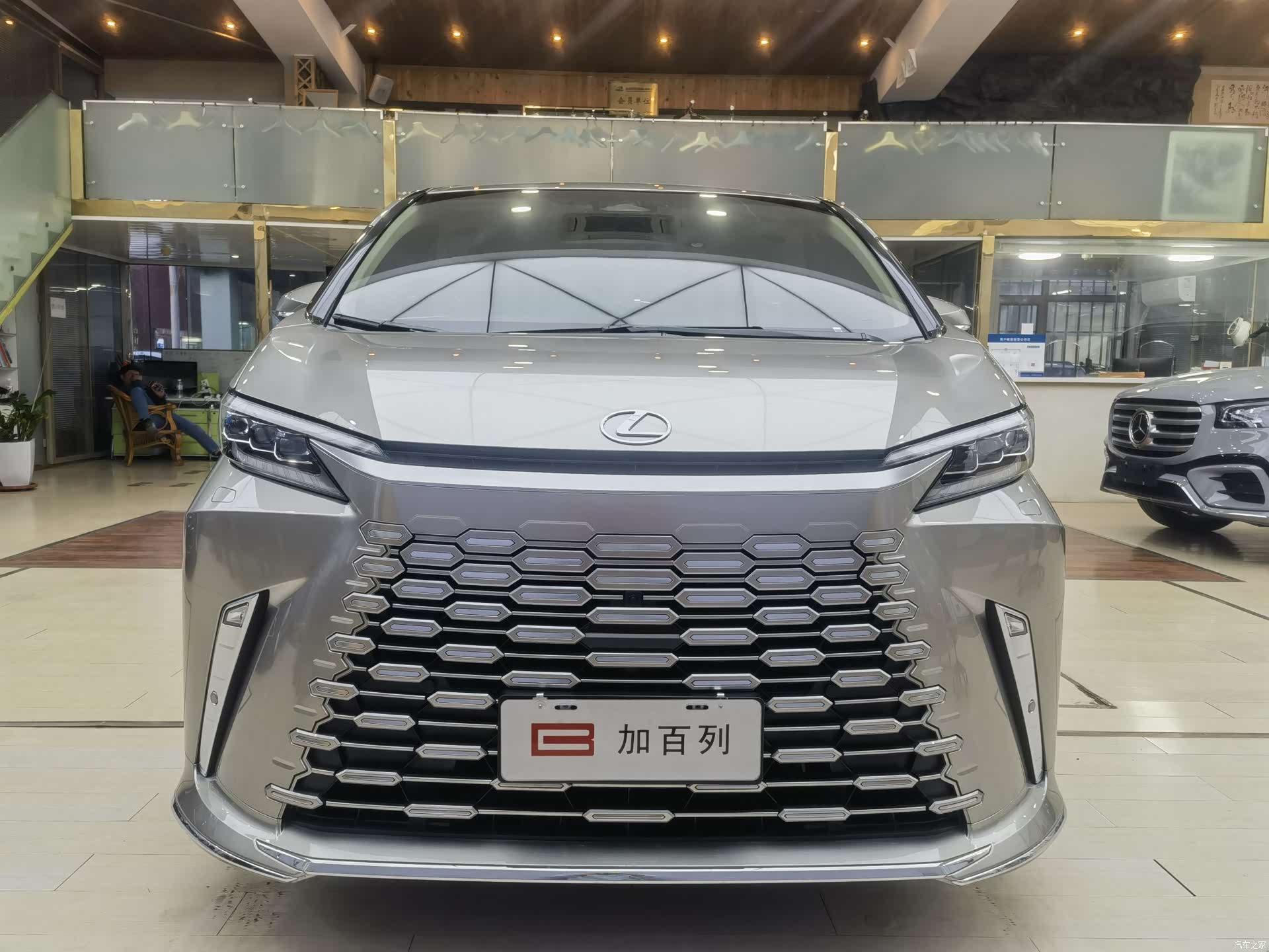 Lexus LM, 2024 2