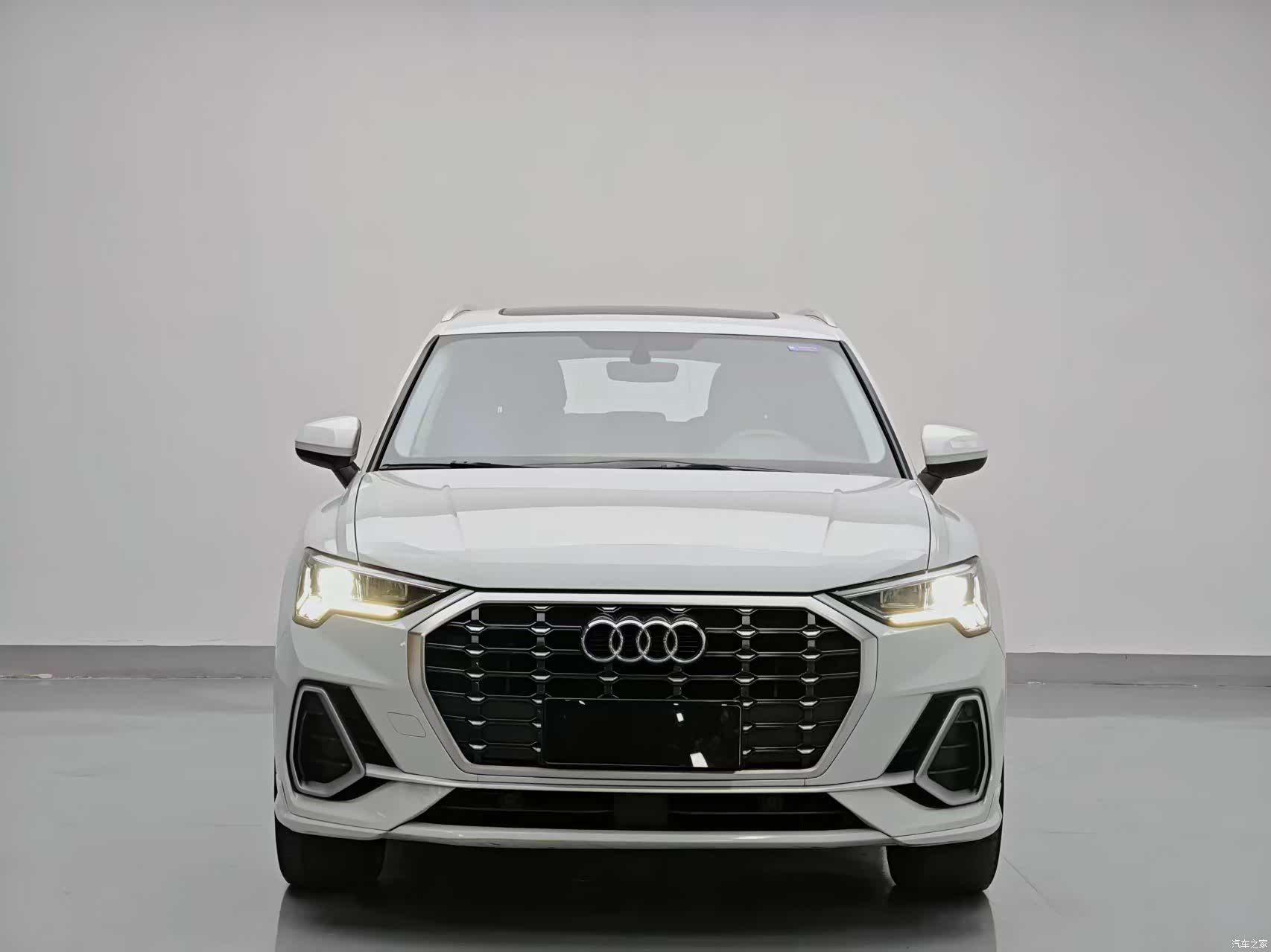 Audi Q3, 2022 2