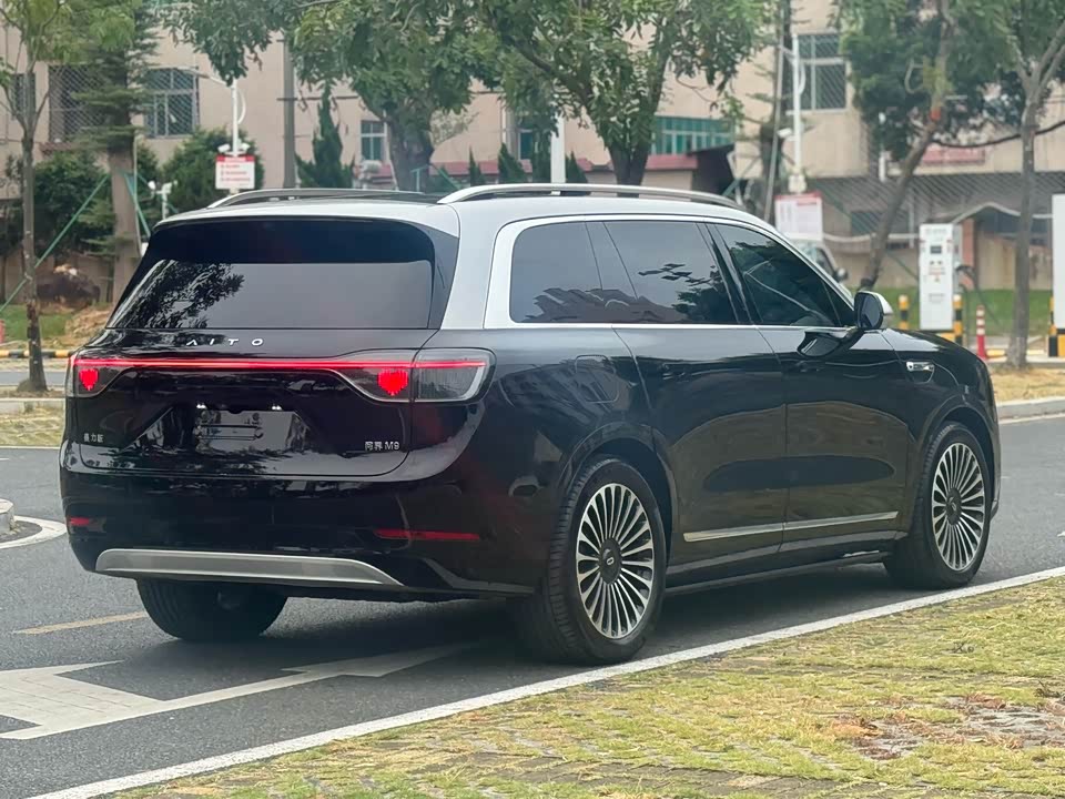 AITO Ask the world M9