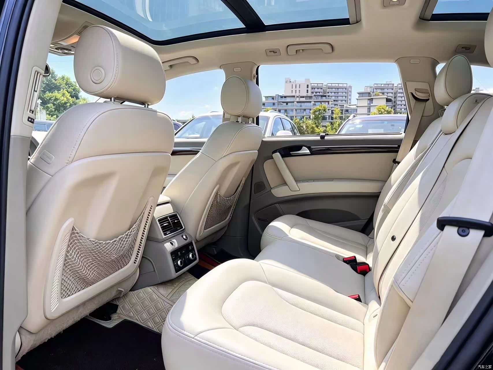 Audi Q7, 2011 10