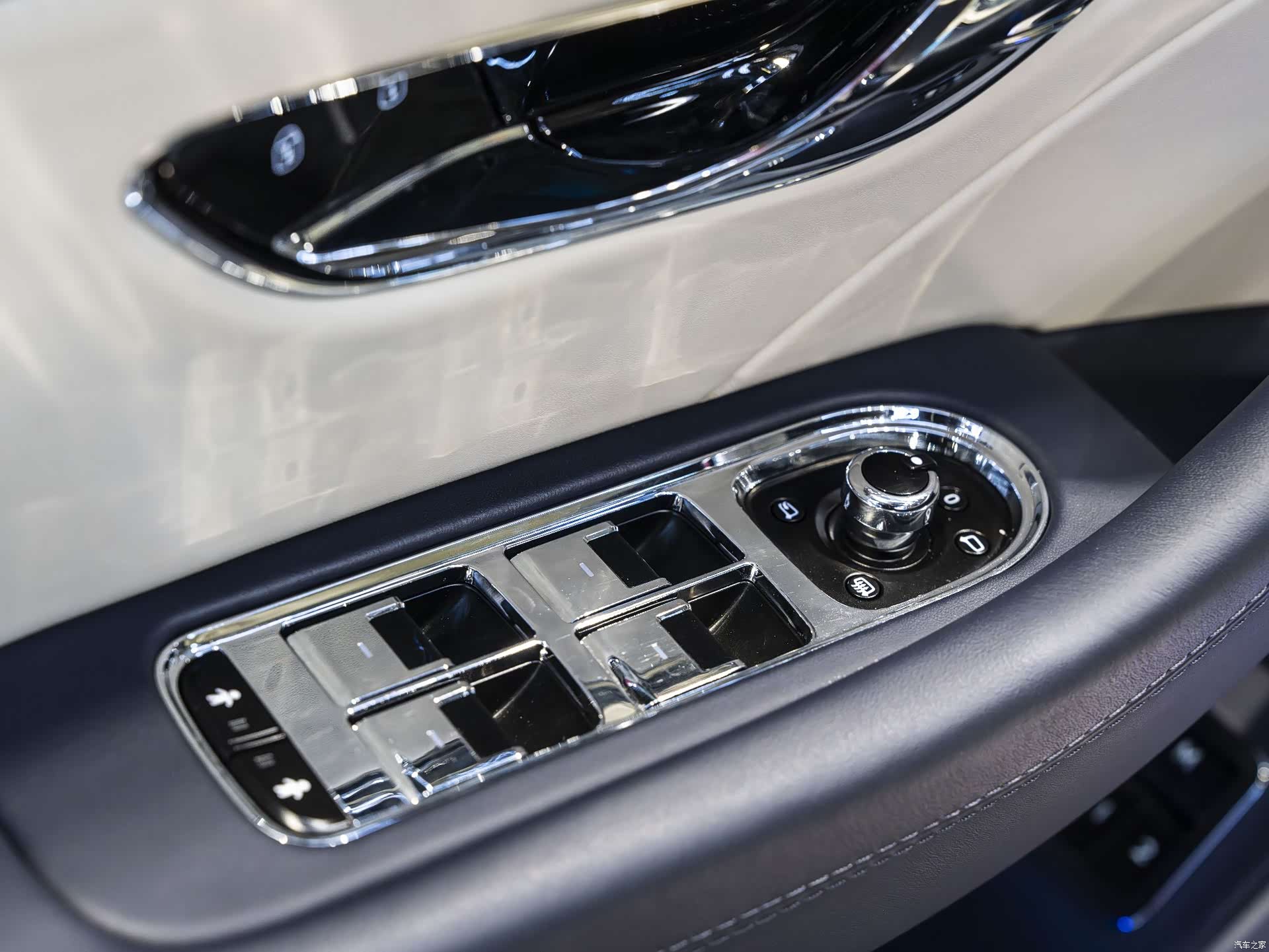 Bentley Flying Spur, 2024 17