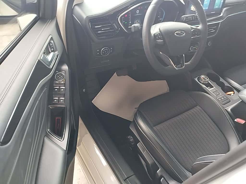 Ford Focus, 2021 16