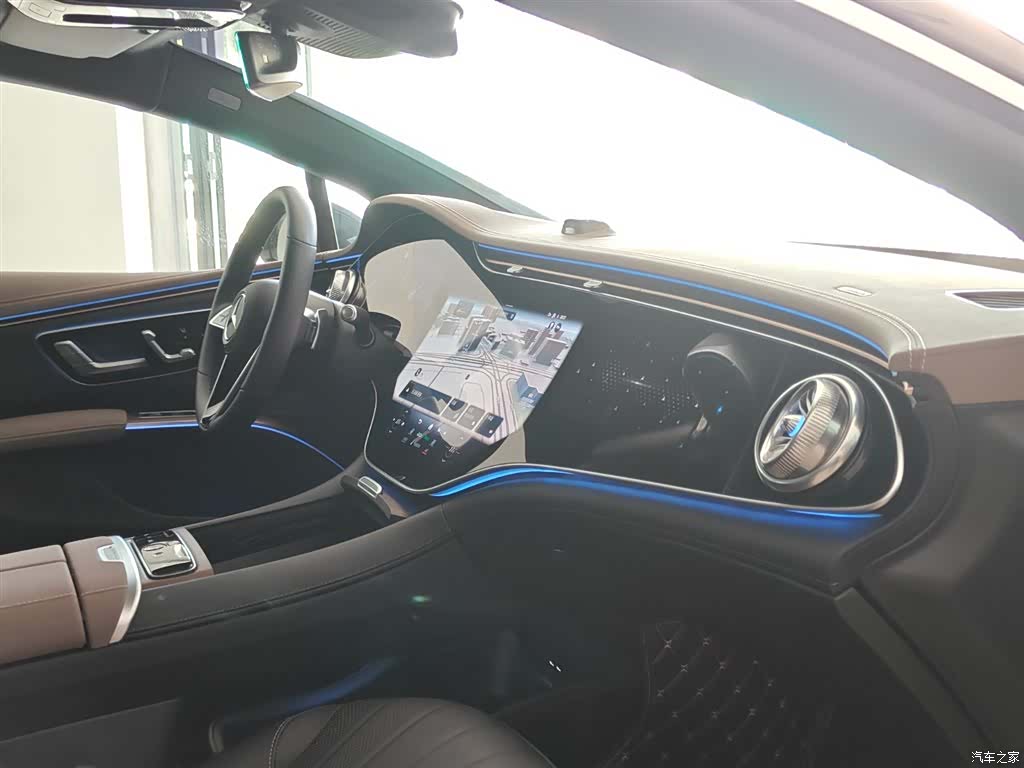 Mercedes-Benz EQS, 2025 10