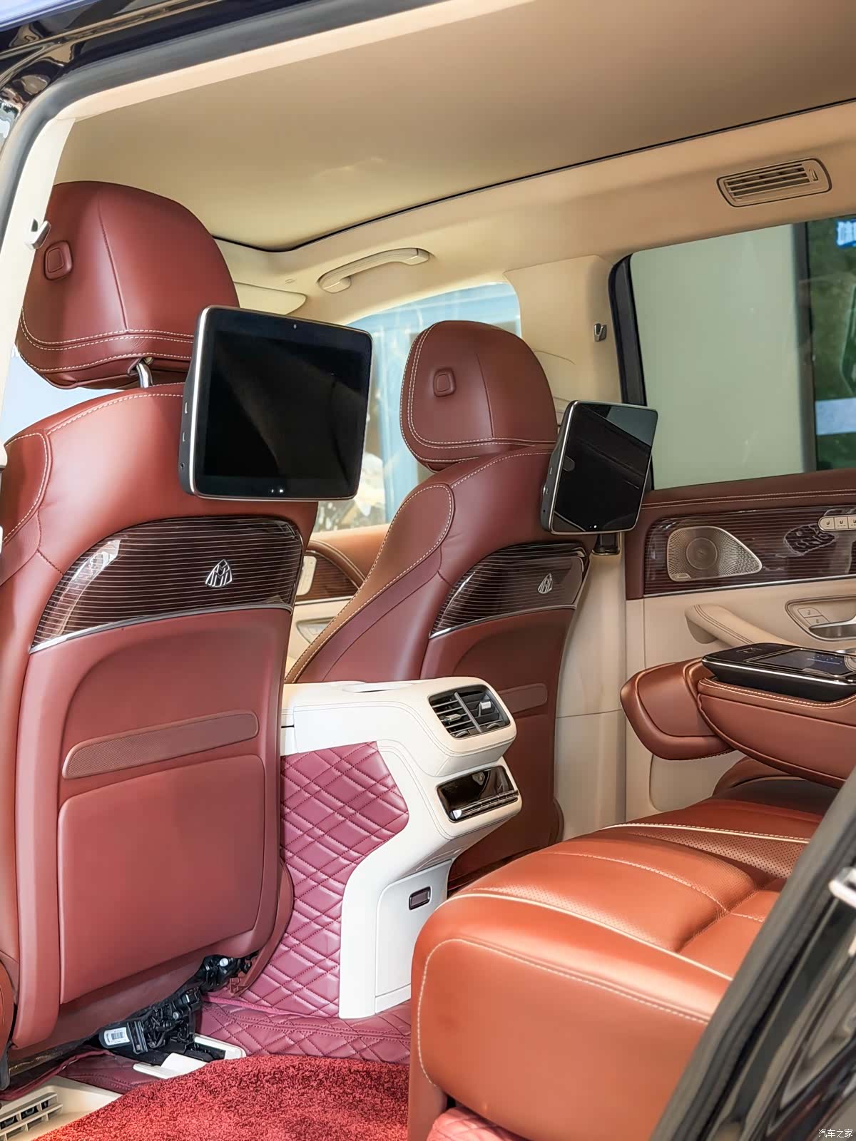Maybach GLS, 2022 9