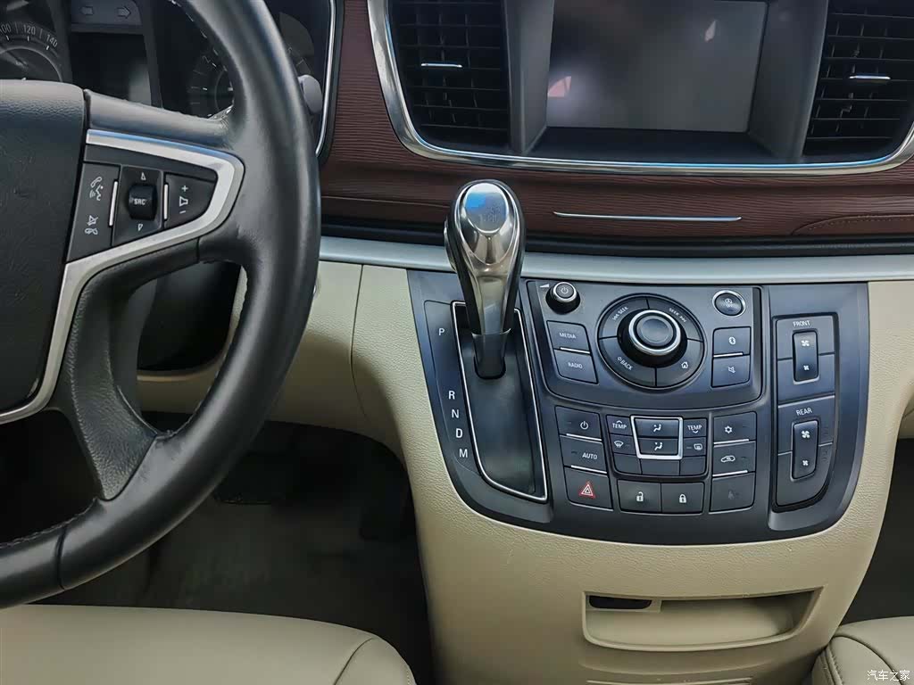 Buick GL8, 2017 13