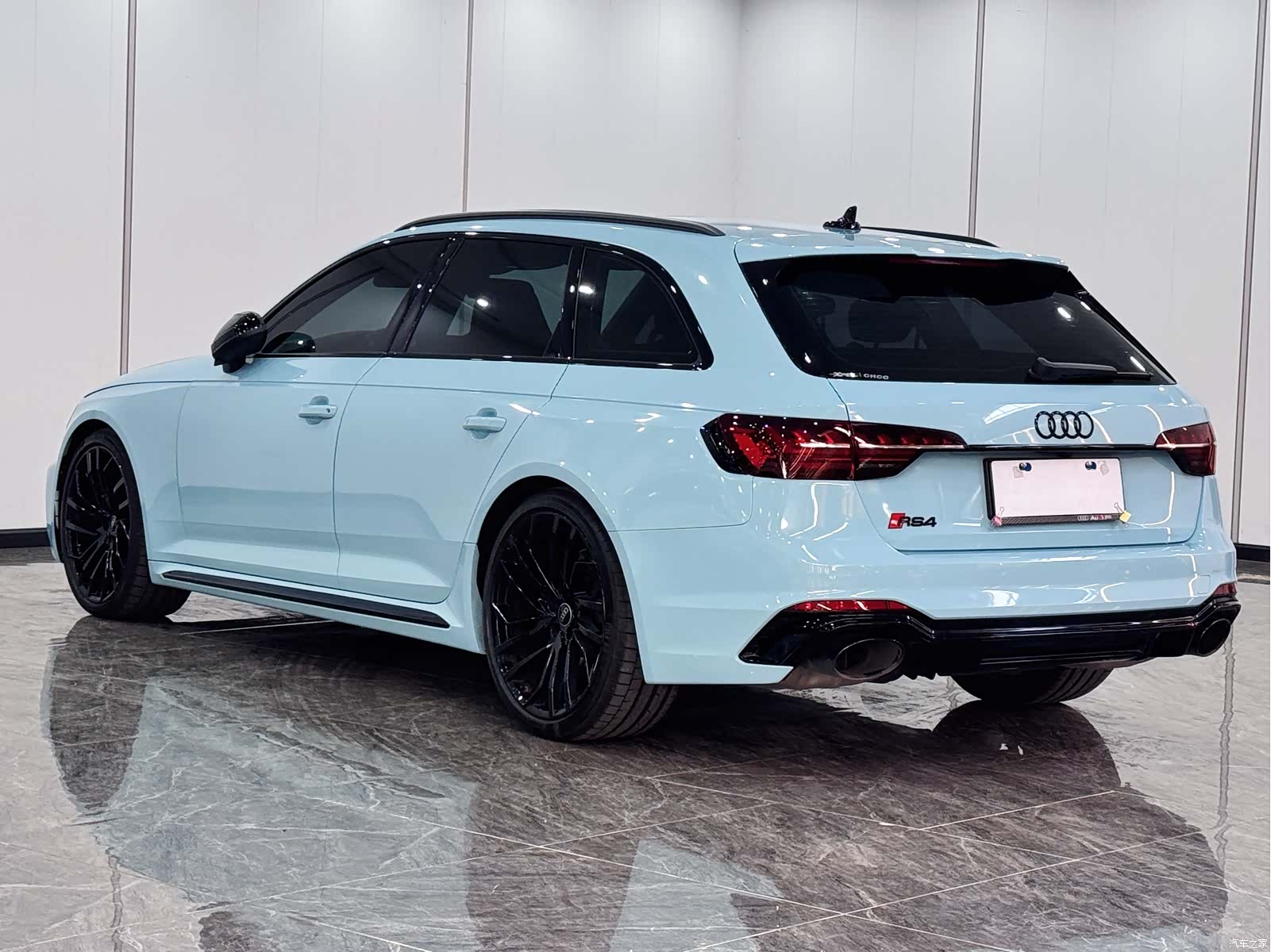 Audi RS4, 2025 все фото