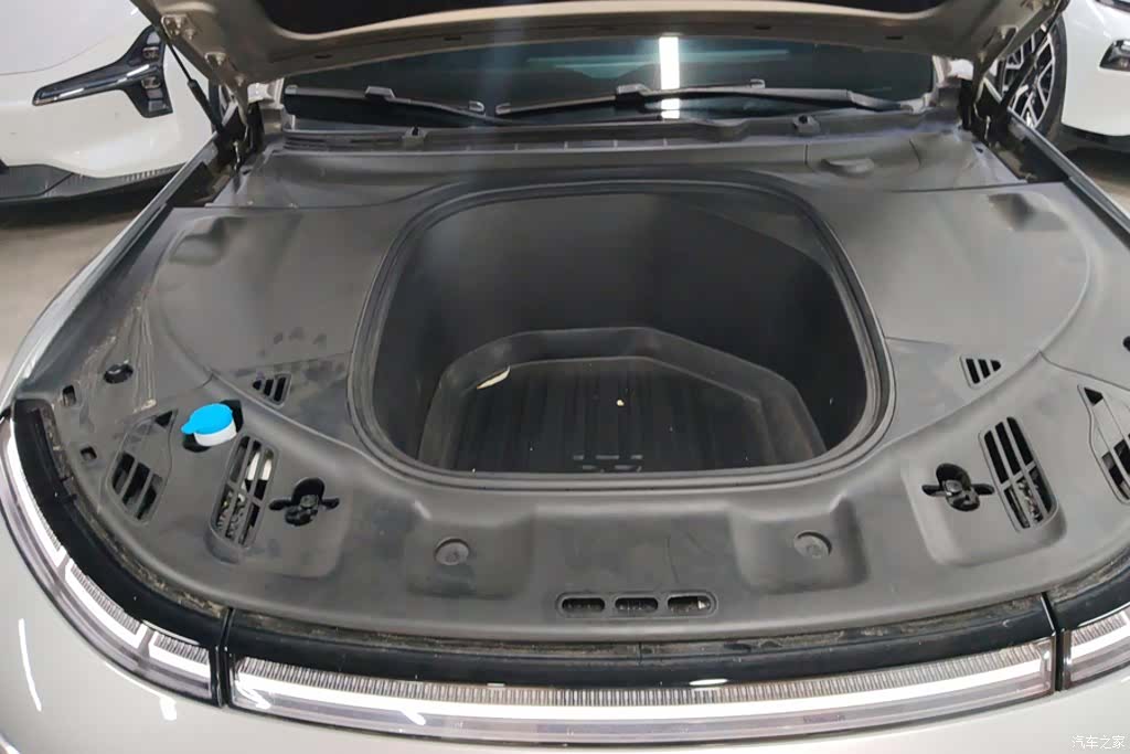 Xpeng P7, 2022 10