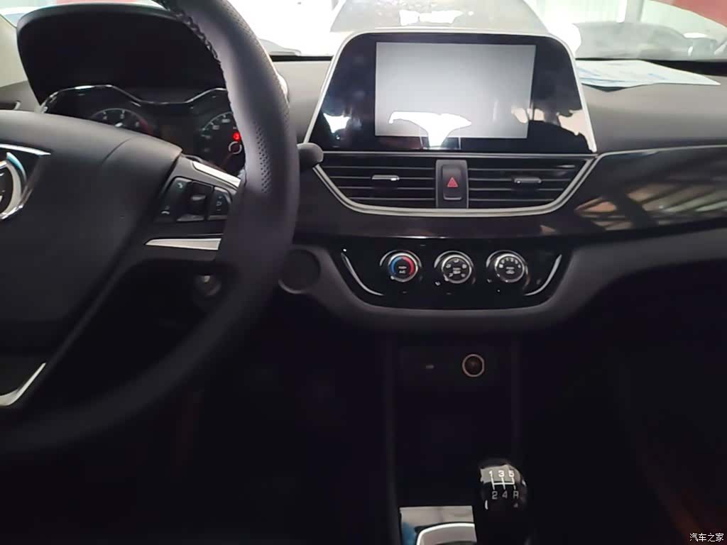 Wuling 310, 2017 10