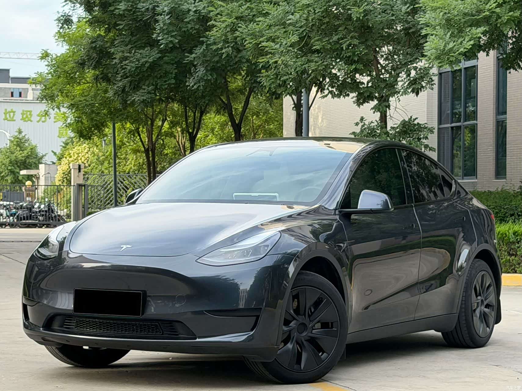 Tesla Model Y, 2024 1