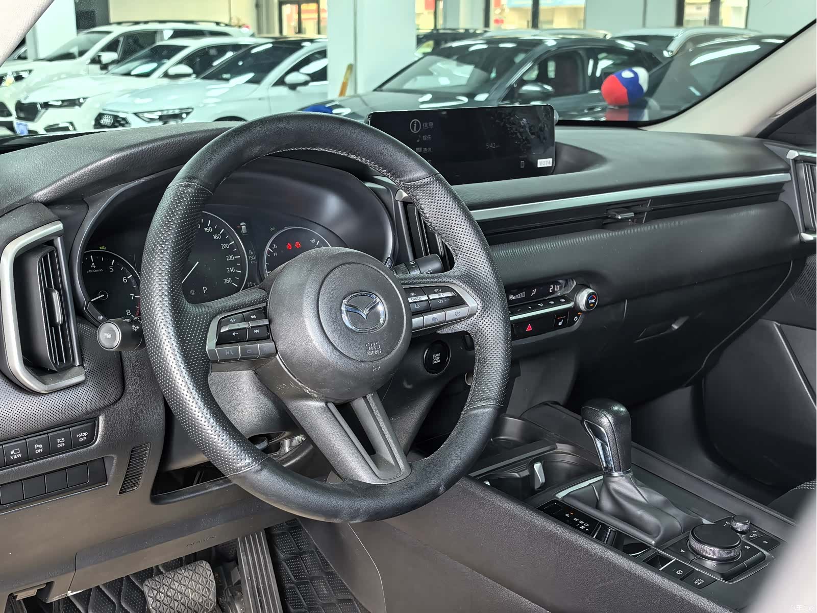 Mazda CX-50, 2023 11