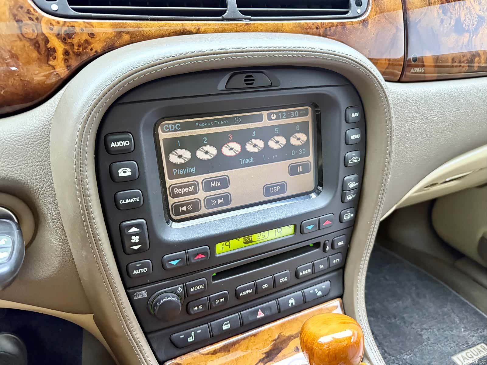 Jaguar S-TYPE, 2006 12