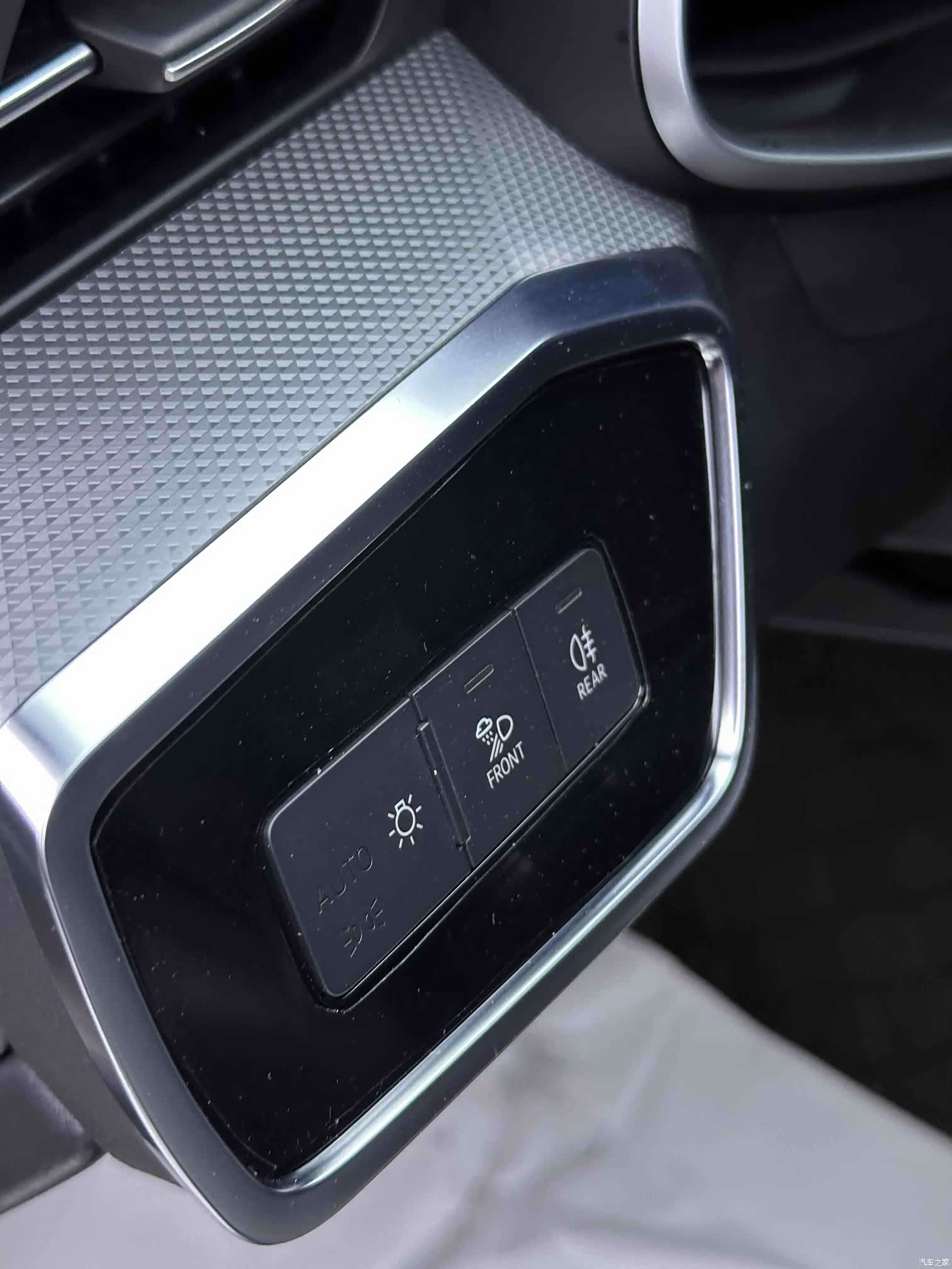 Audi A6L, 2019 14