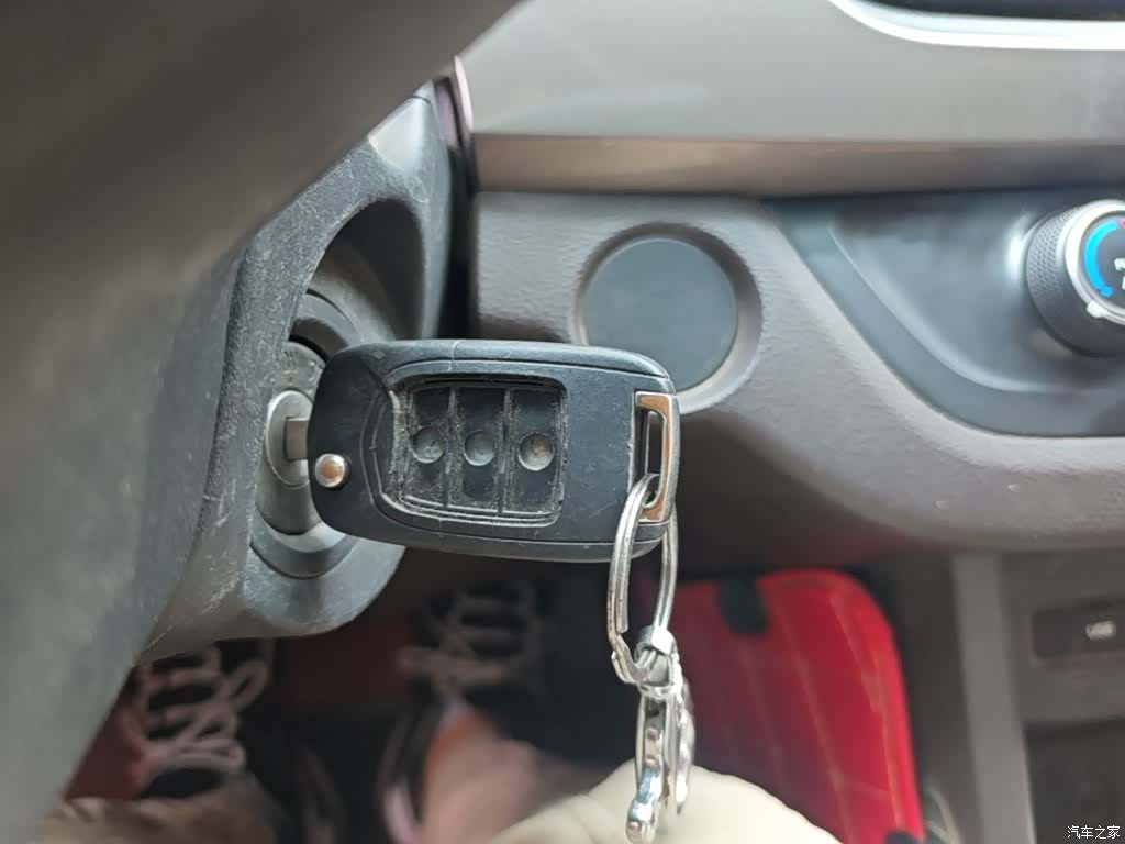 Wuling 310W, 2019 9