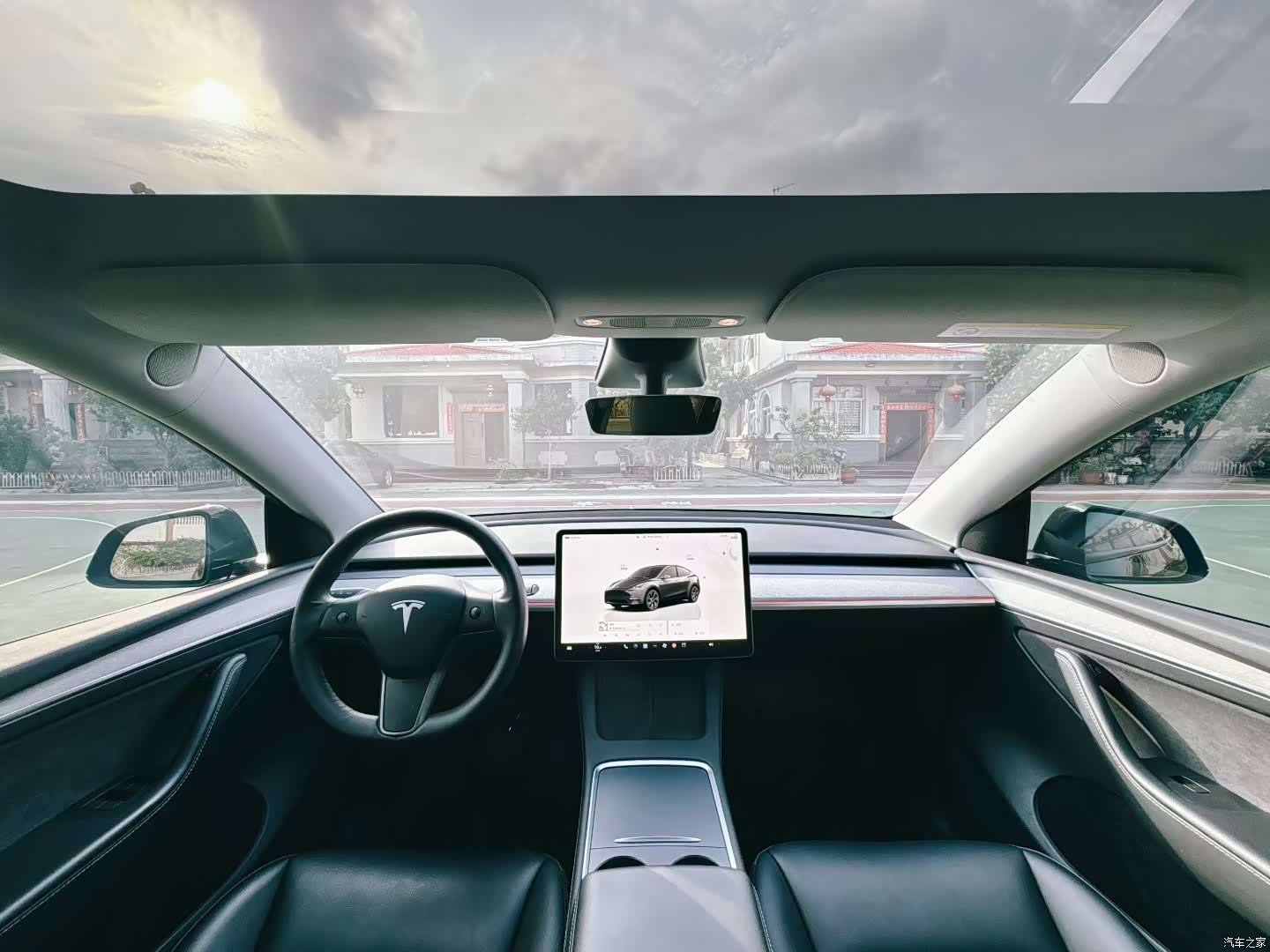 Tesla Model Y, 2024 все фото