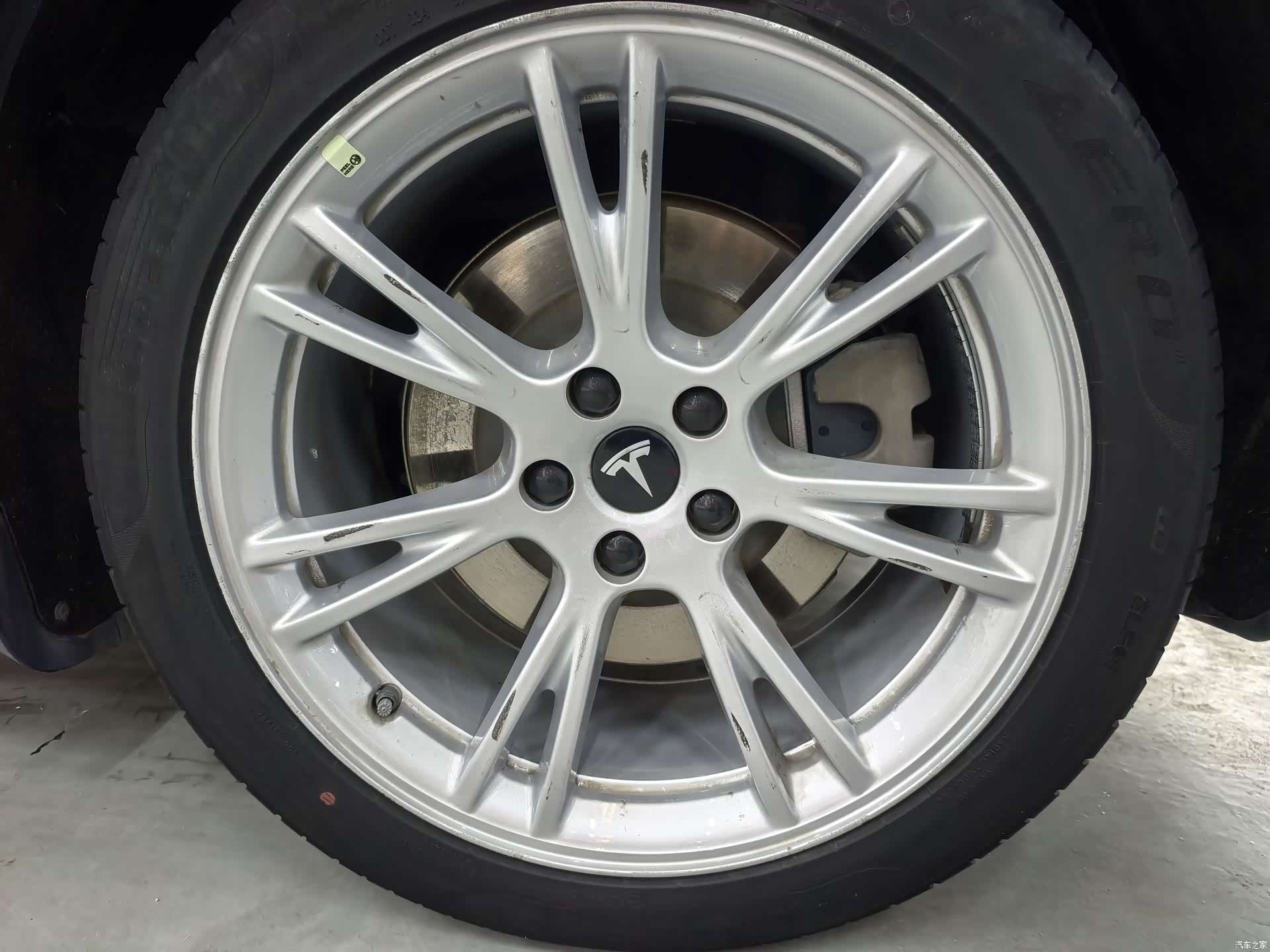 Tesla Model Y, 2023 12