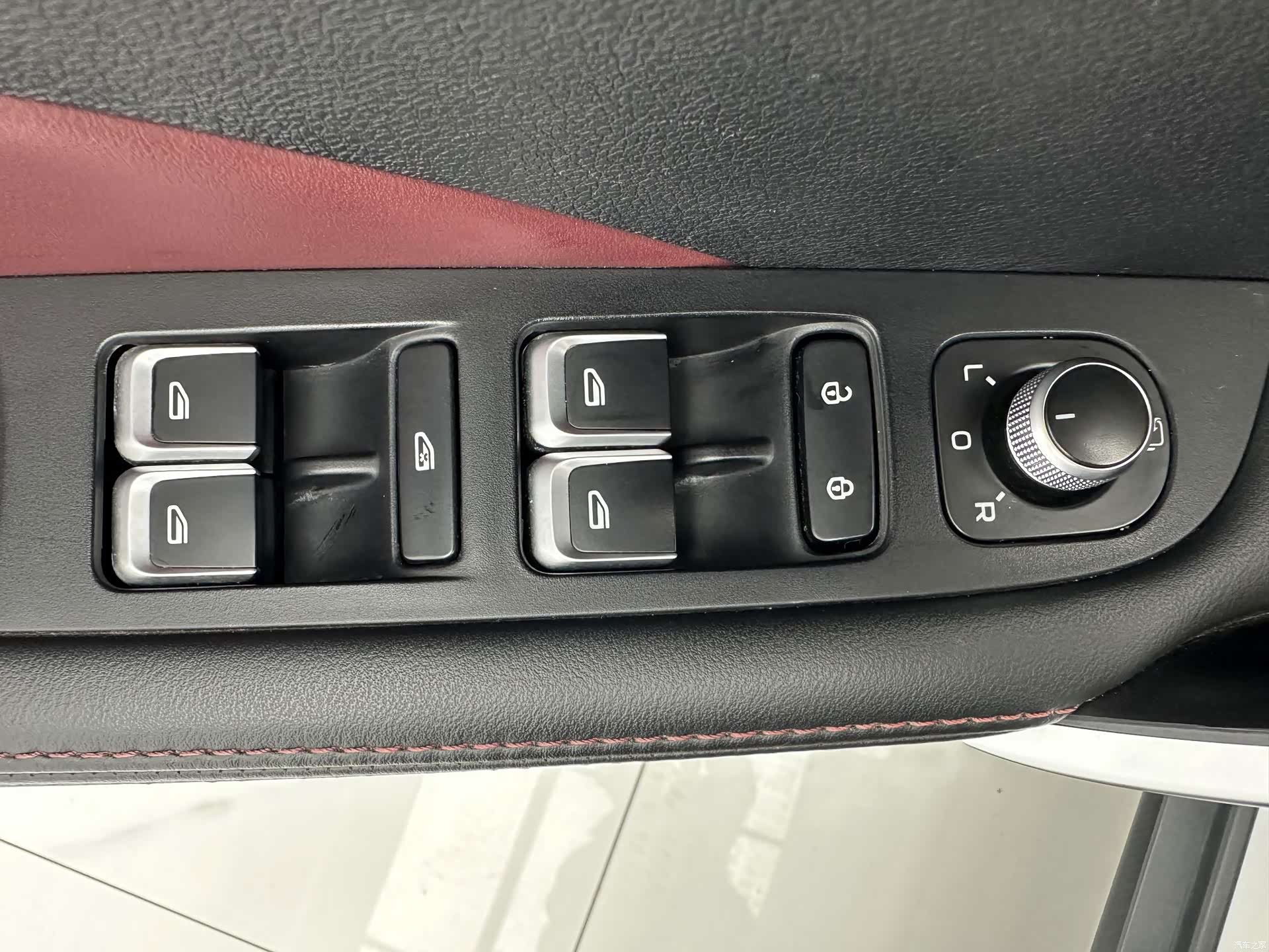 Geely Coolray, 2022 12
