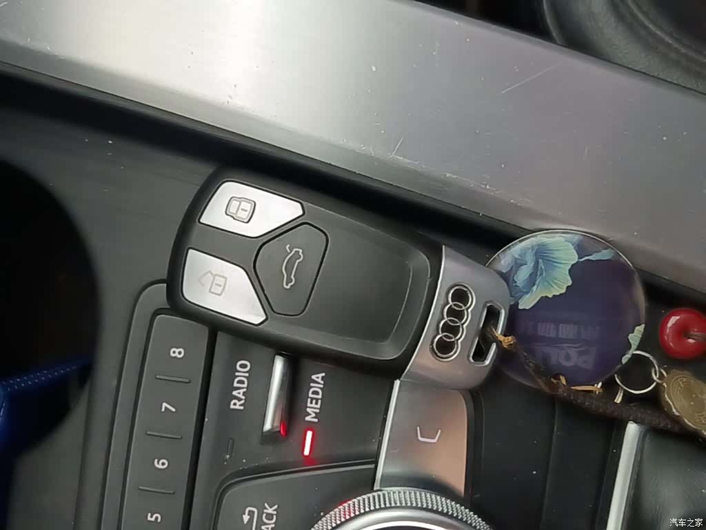 Audi A4L, 2018 9