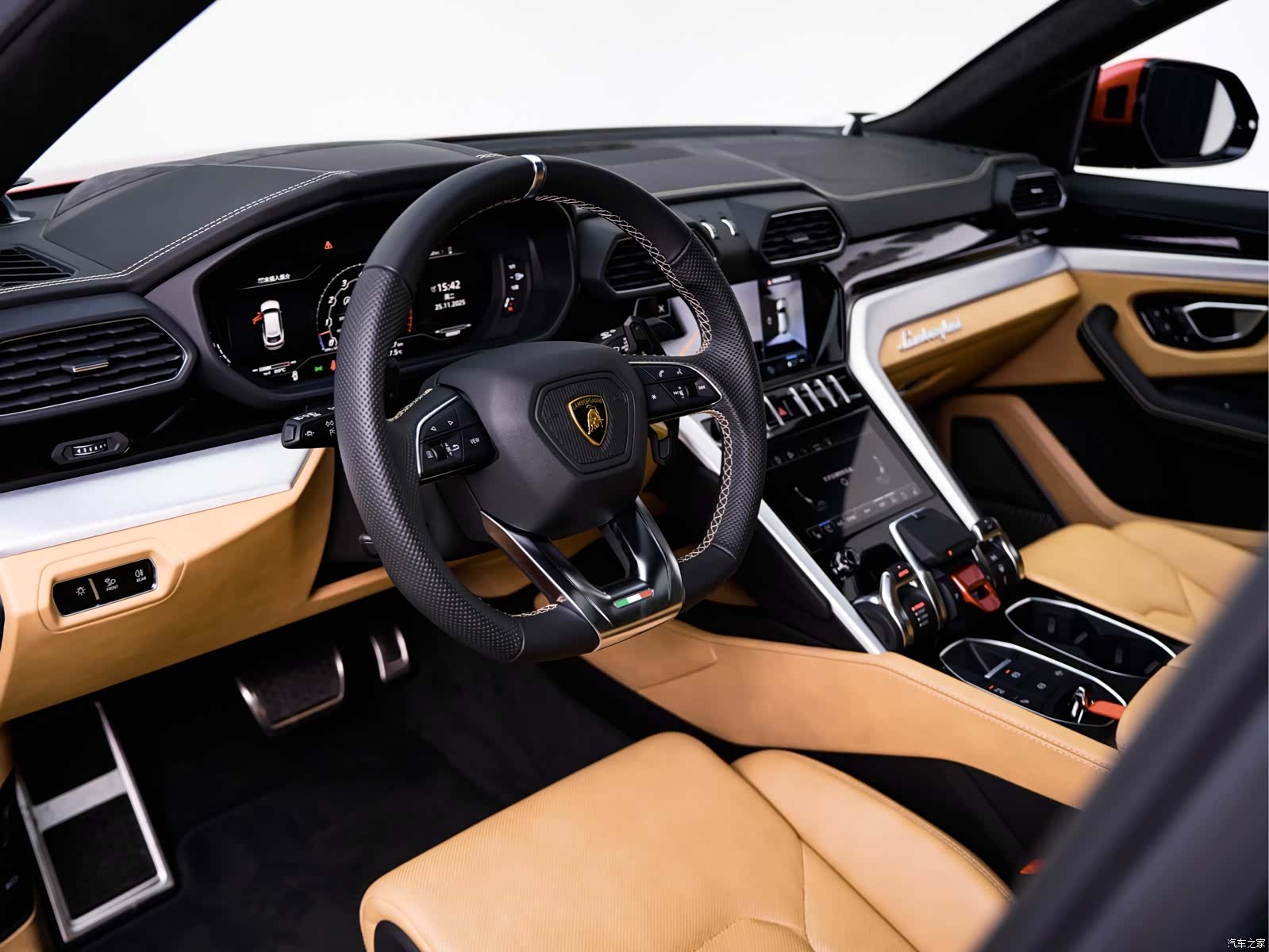 Lamborghini Urus, 2023 6