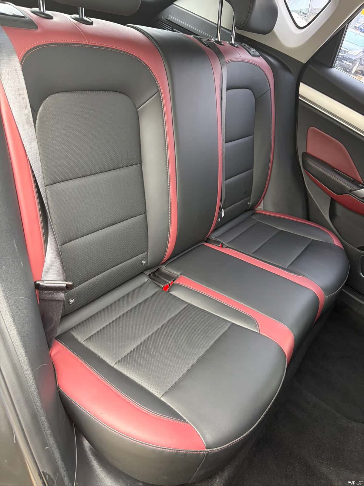 Geely Coolray, 2022 13