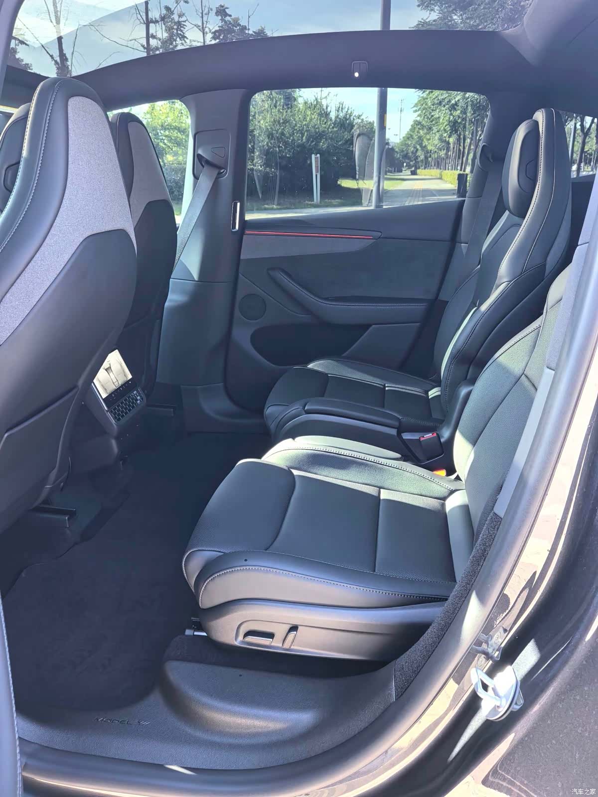 Tesla Model Y, 2026 6