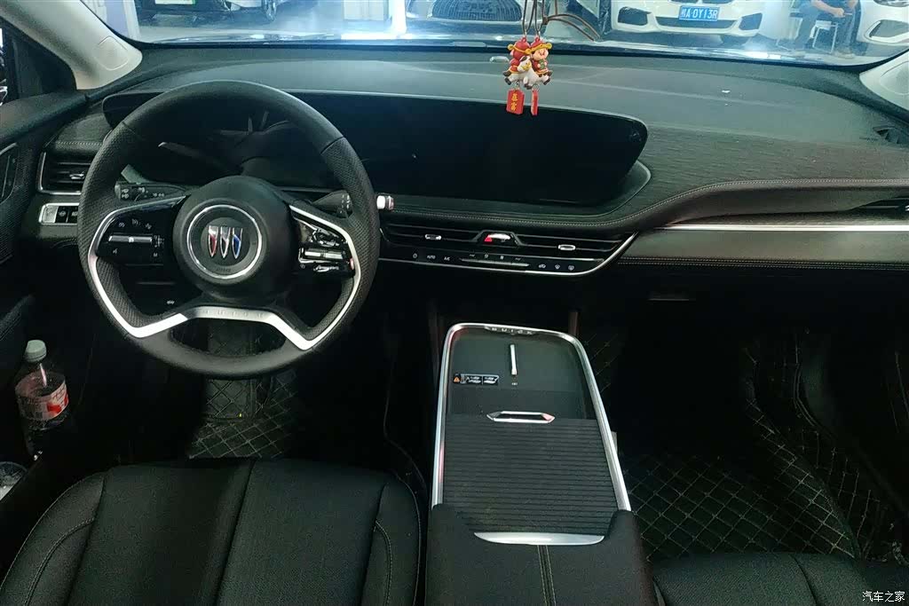Buick LaCrosse, 2025 12