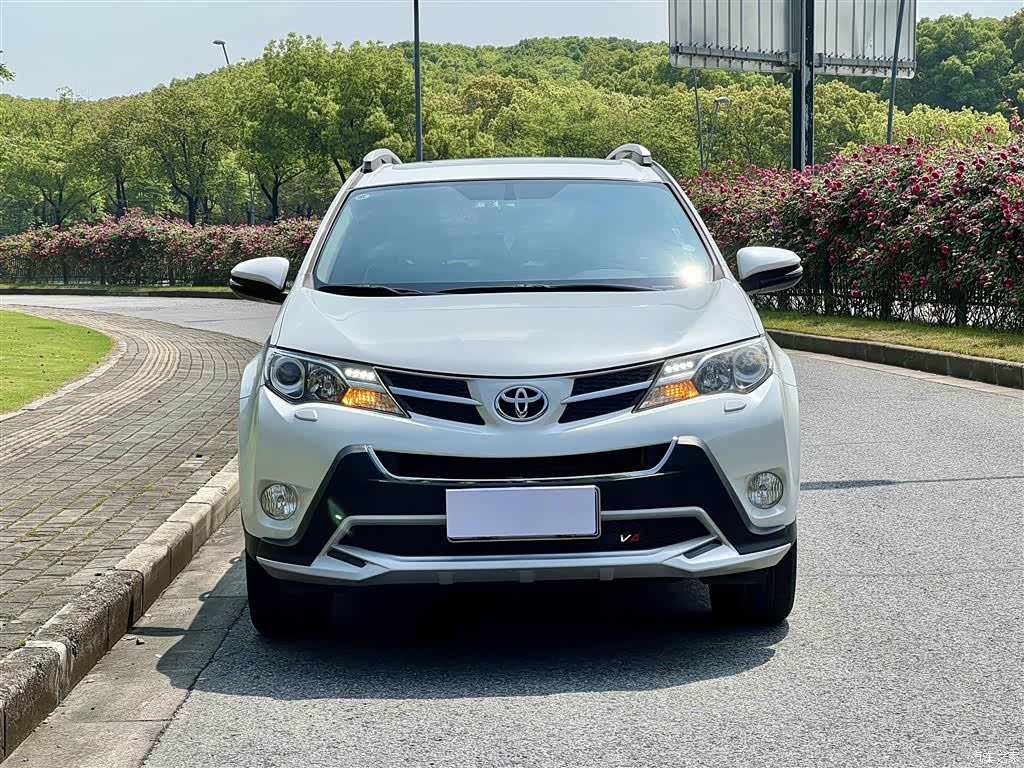 Toyota RAV4, 2015 2