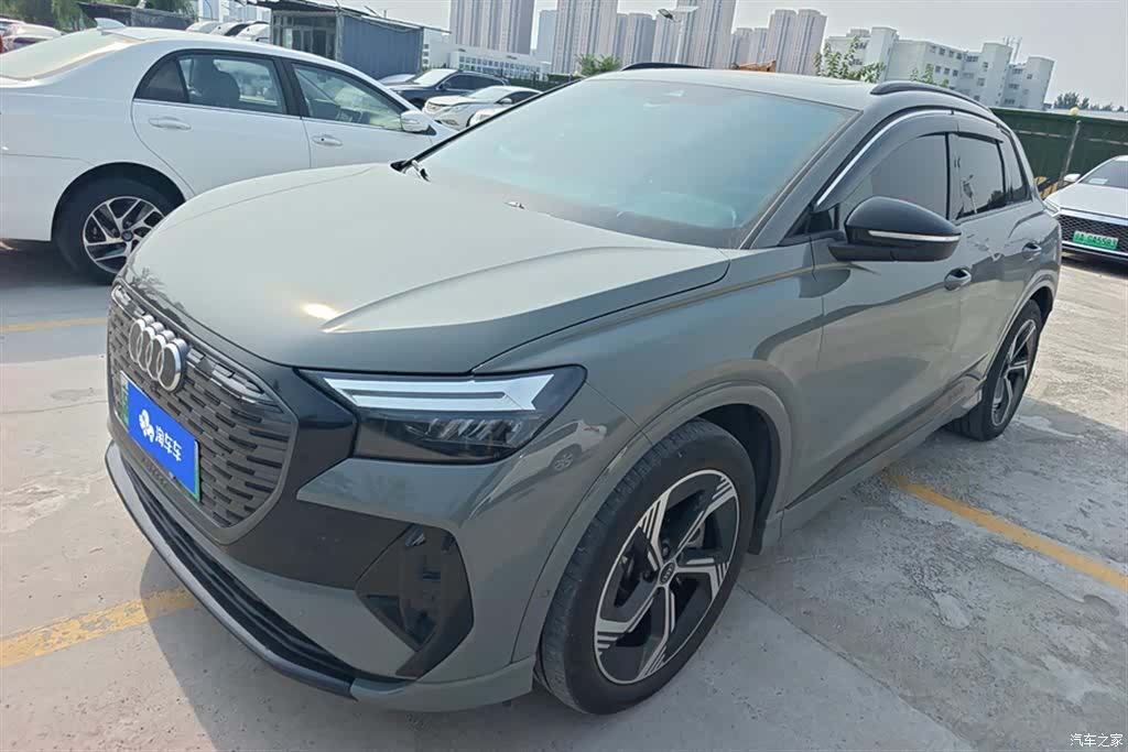 Audi Q4 e-tron, 2022 1
