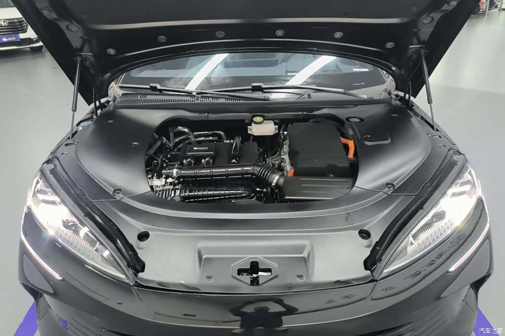 BYD Seal, 2025 10