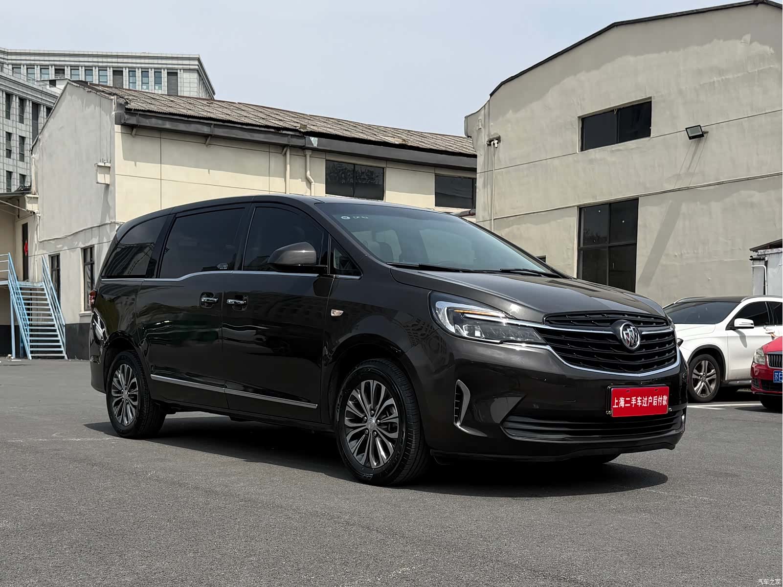 Buick GL8, 2022 3