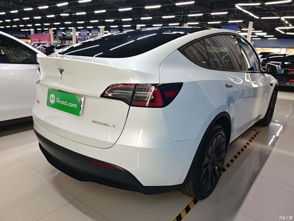 Tesla Model Y, 2023 7