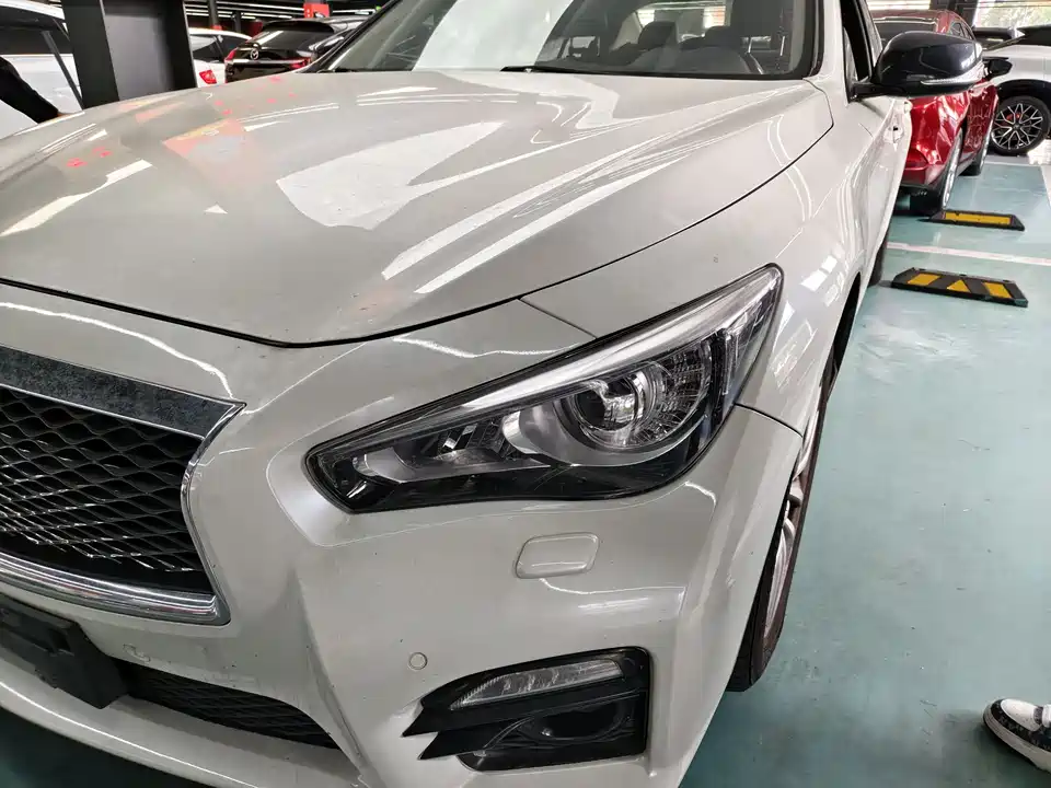 Infiniti Q50L