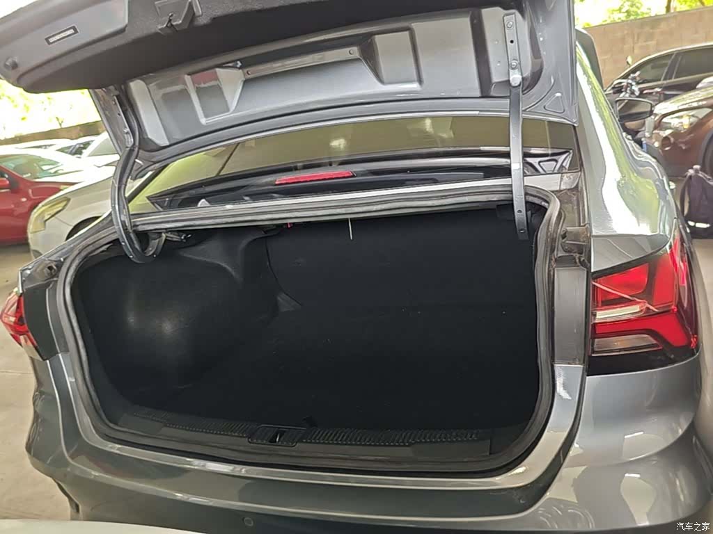 Roewe i5, 2022 19
