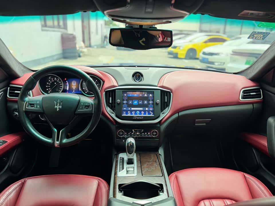 Maserati Ghibli Maserati Ghibli