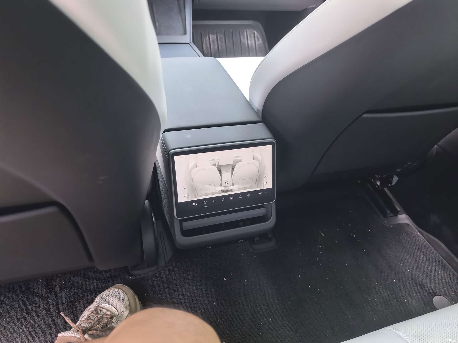 Tesla Model 3, 2024 4