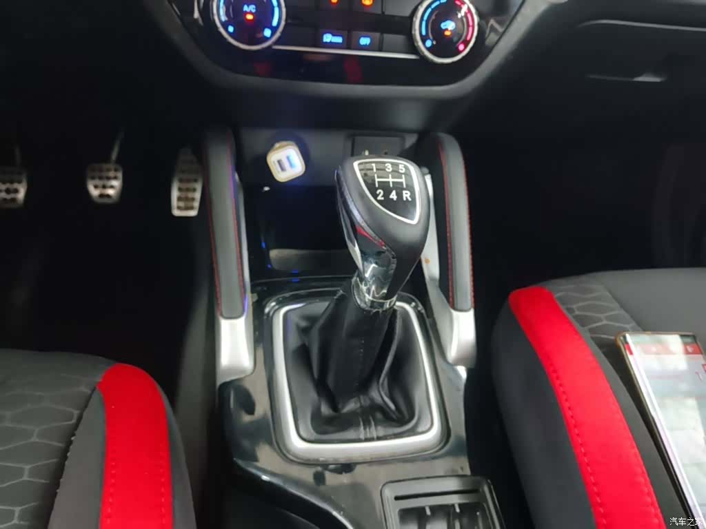 BAIC X35, 2016 14