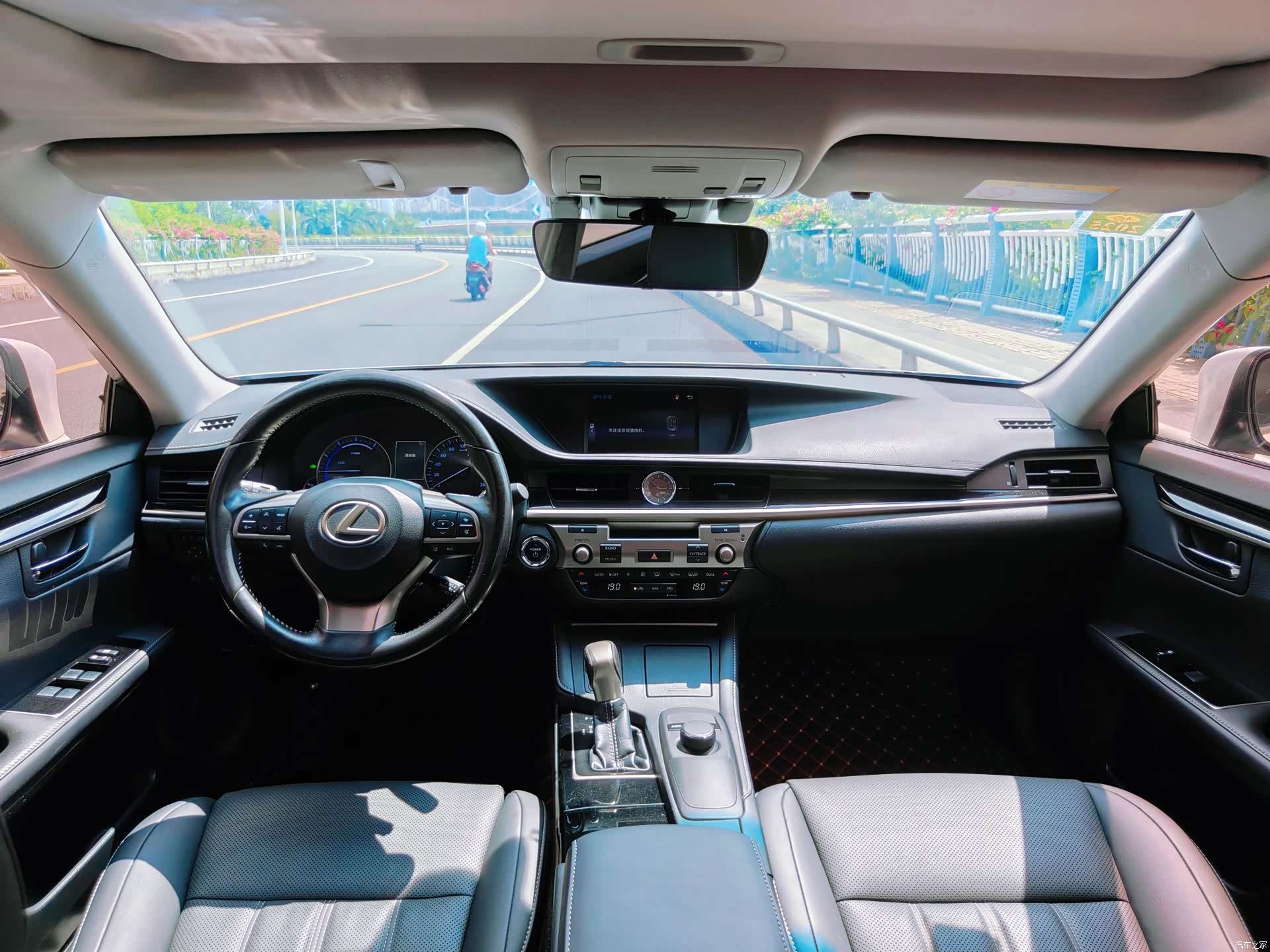 Lexus ES, 2017 9