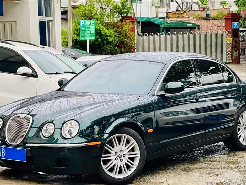 Jaguar S-TYPE