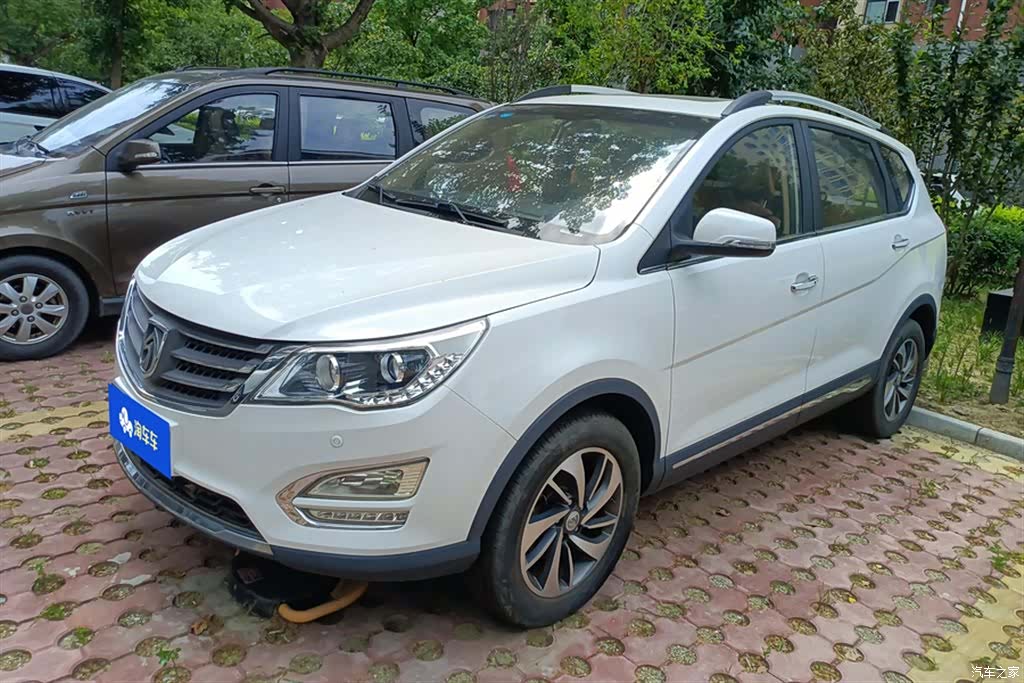 Wuling 560, 2017 1