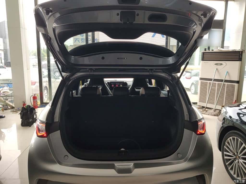 BYD Dolphin, 2024 19