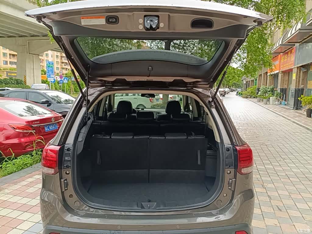 Mitsubishi Outlander, 2017 19