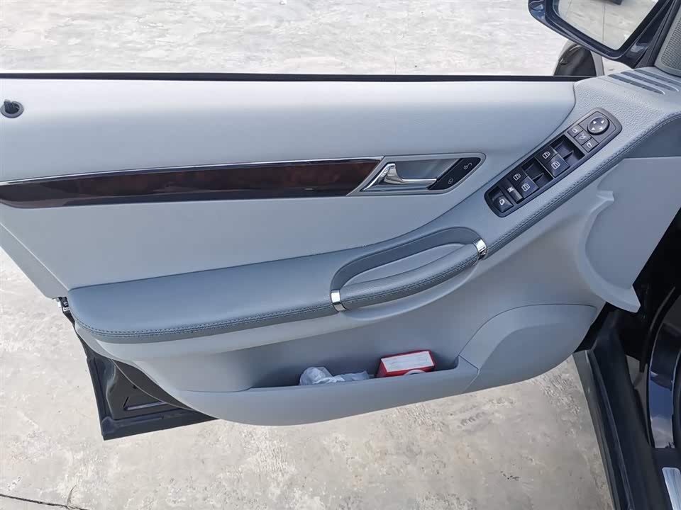 Mercedes-Benz R-class