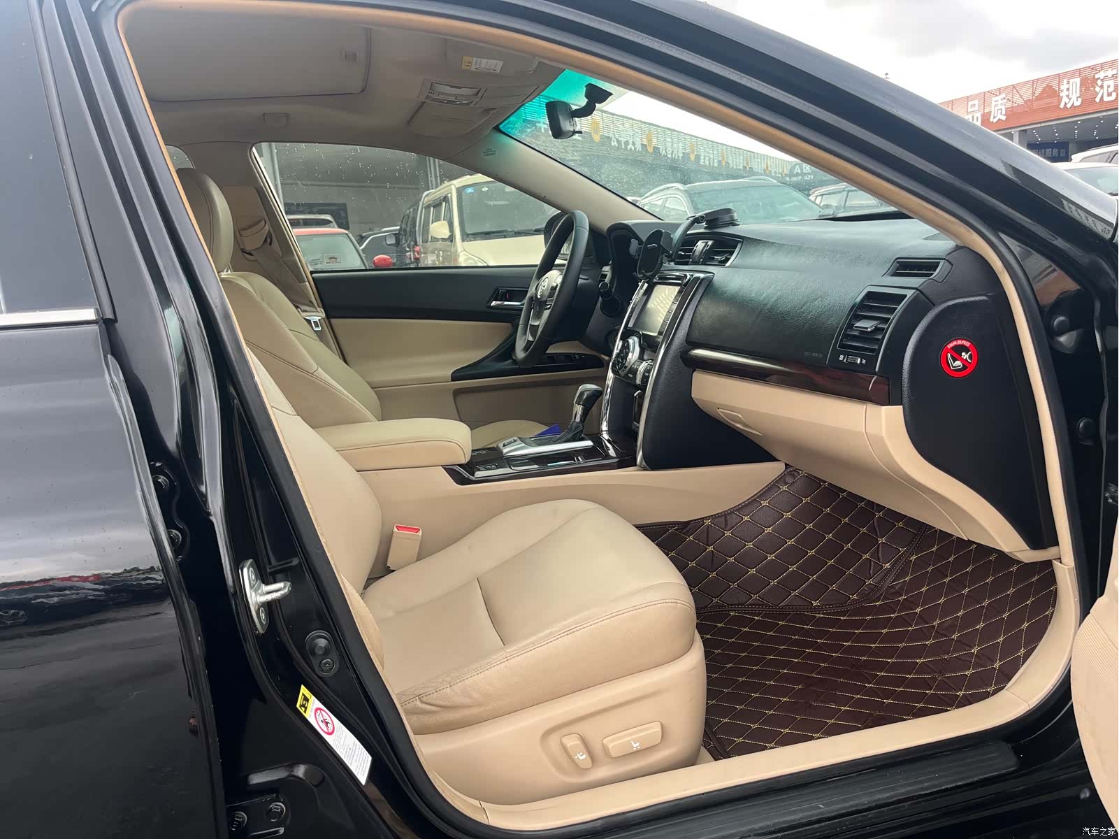 Toyota 2.5V, 2012 9