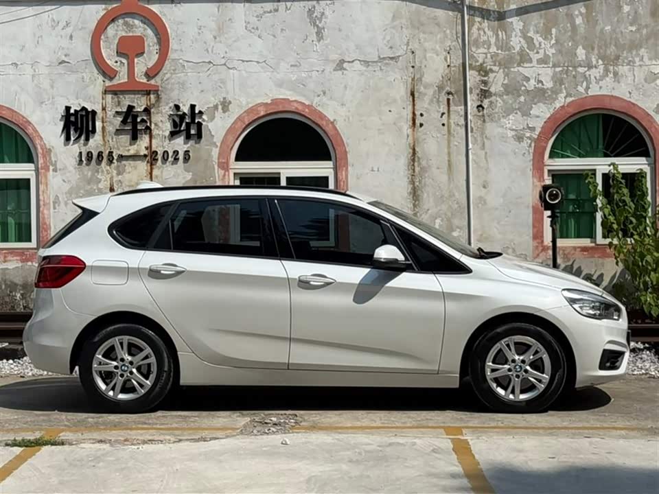 BMW 2 series station wagon