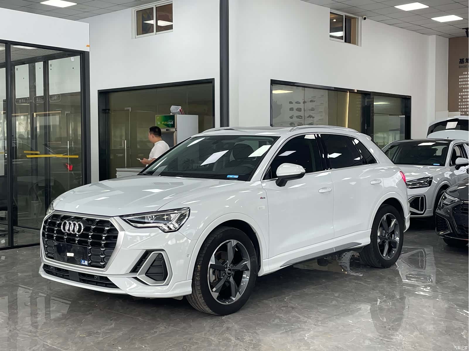 Audi Q3, 2022 1
